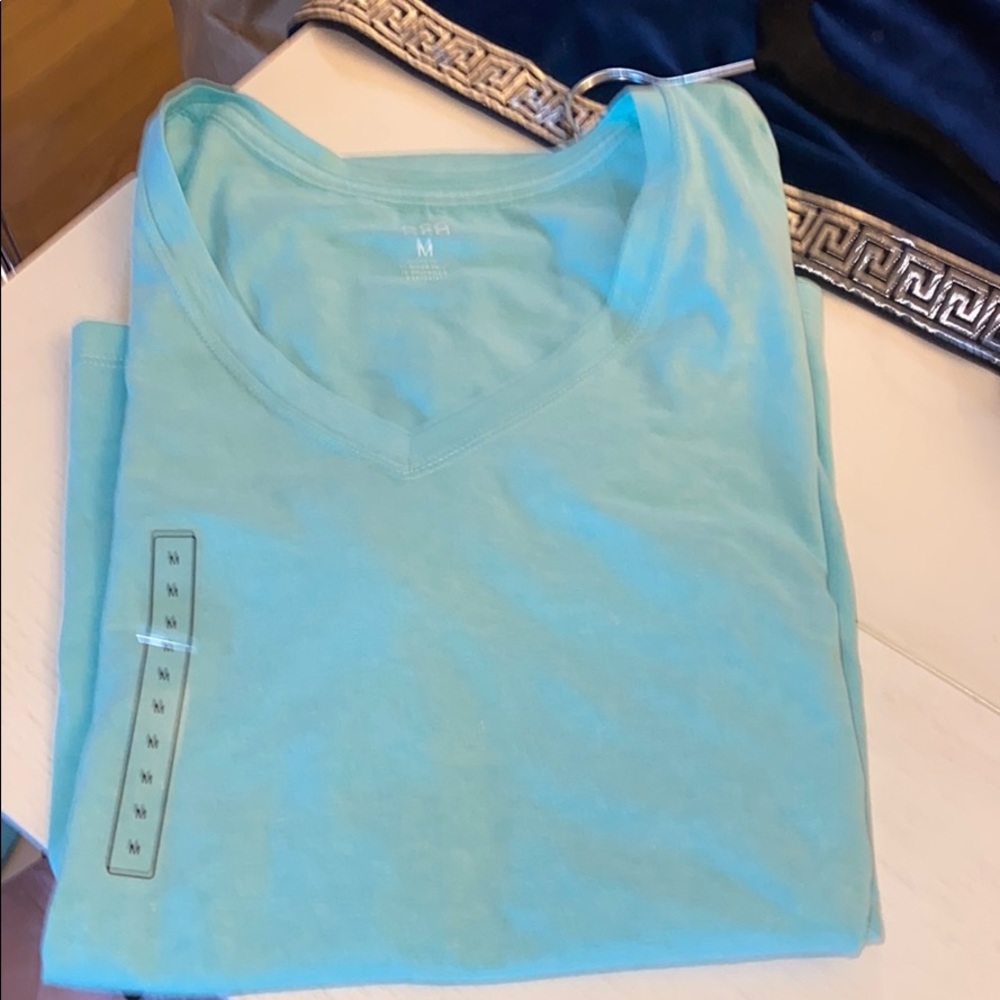 DSG: Performance- Woman’s Short Sleeve V-Neck